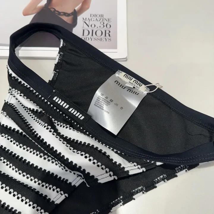 スーパーコピー ミュウミュウ 水着