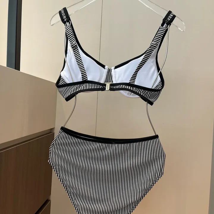 スーパーコピー シャネル 水着