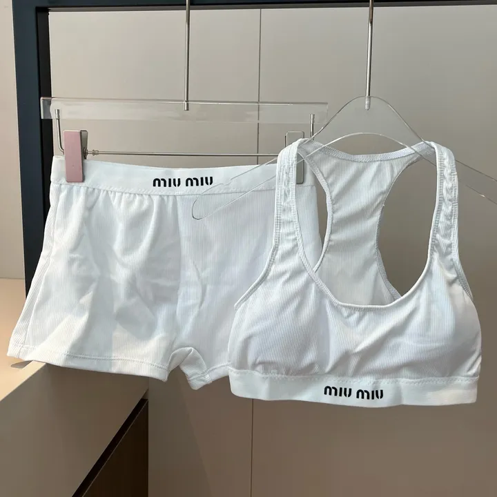 スーパーコピー ミュウミュウ 水着