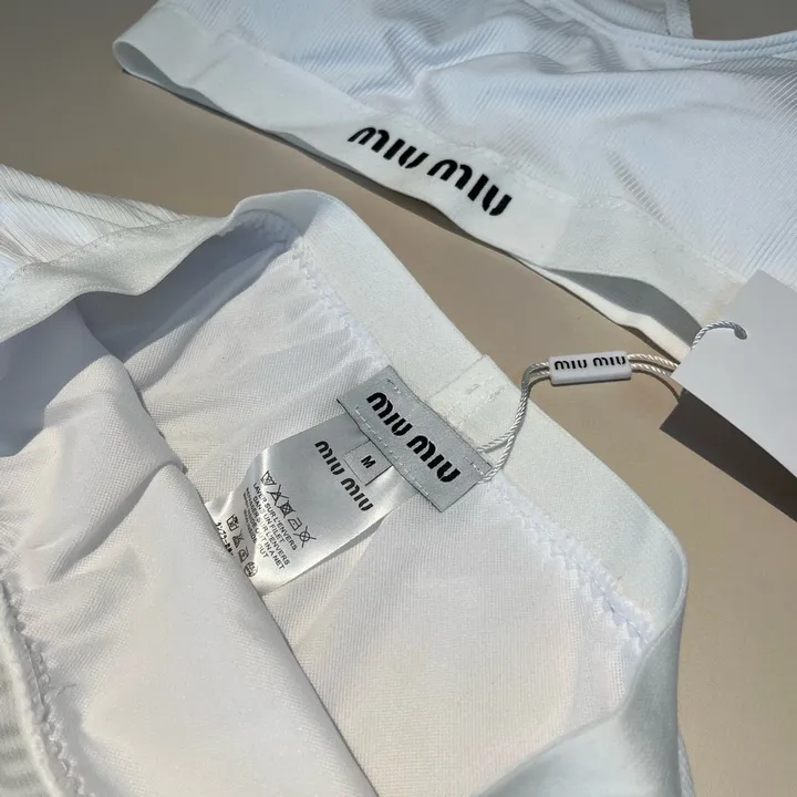 スーパーコピー ミュウミュウ 水着