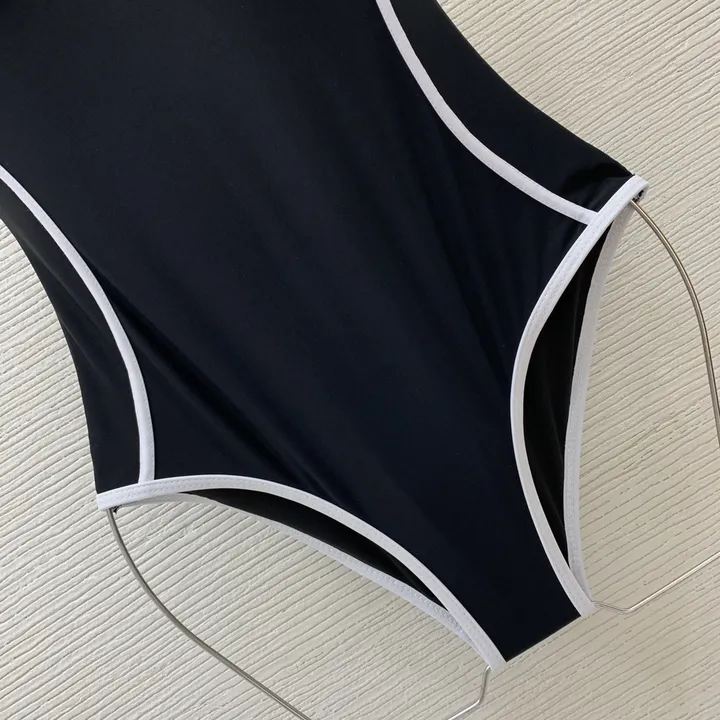 スーパーコピー シャネル 水着