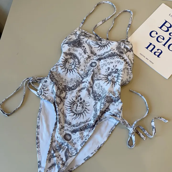 スーパーコピー ディオール 水着