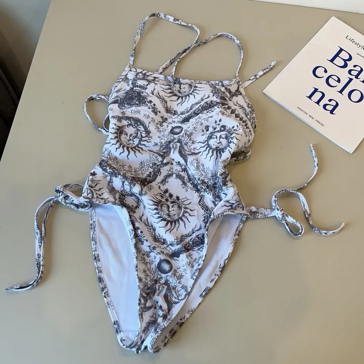 スーパーコピー ディオール 水着