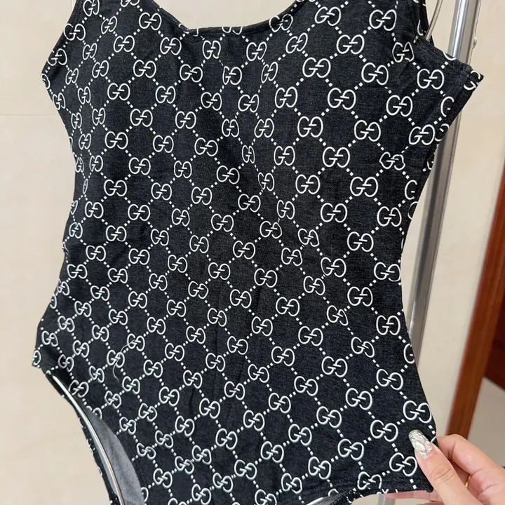 スーパーコピー グッチ 水着