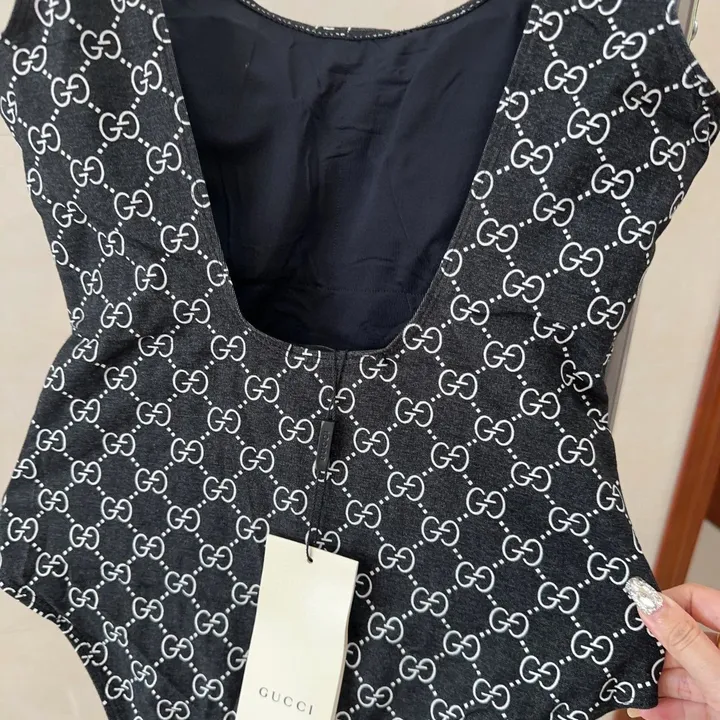 スーパーコピー グッチ 水着