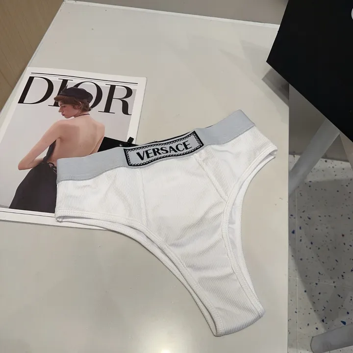 スーパーコピー ヴェルサーチ 水着