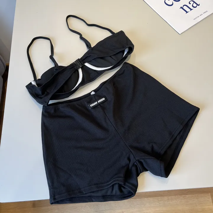 スーパーコピー ミュウミュウ 水着