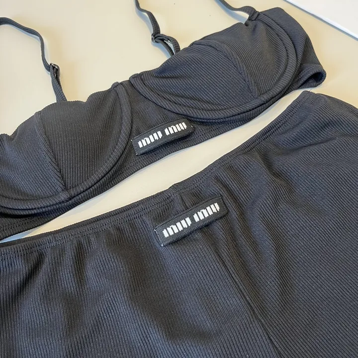 スーパーコピー ミュウミュウ 水着