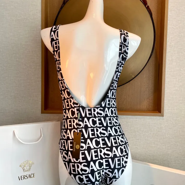 スーパーコピー ヴェルサーチ 水着