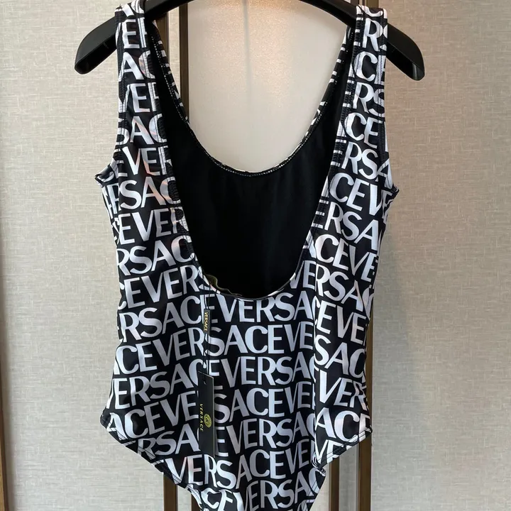 スーパーコピー ヴェルサーチ 水着