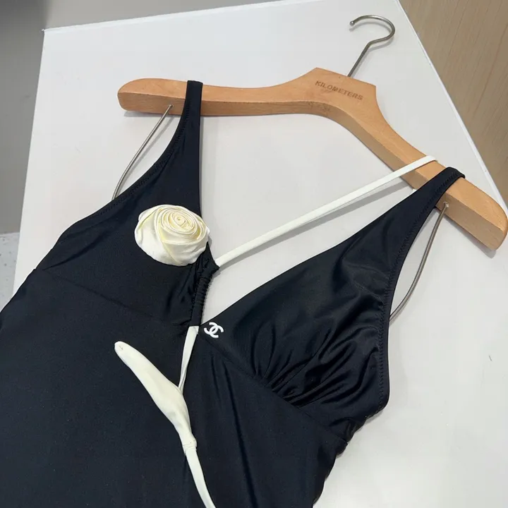 スーパーコピー シャネル 水着