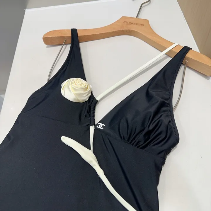 スーパーコピー シャネル 水着