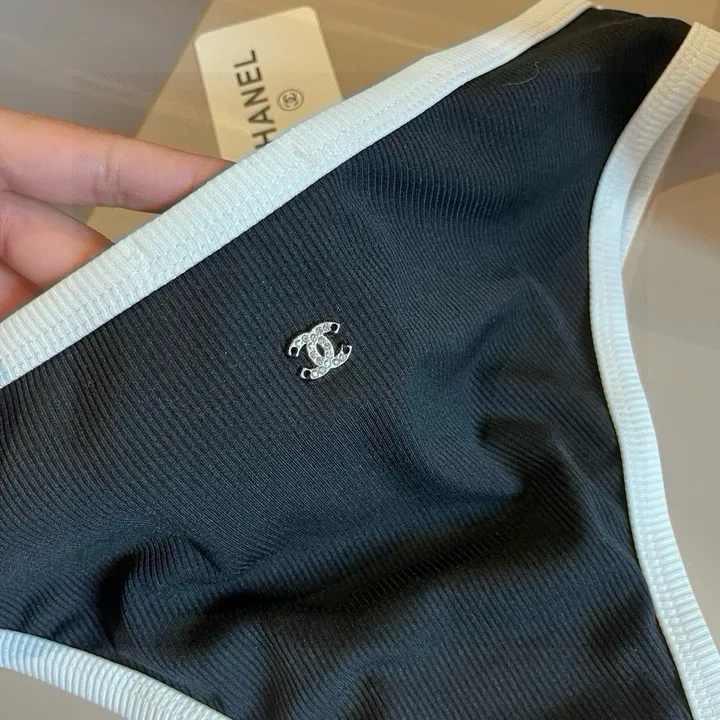 スーパーコピー シャネル 水着