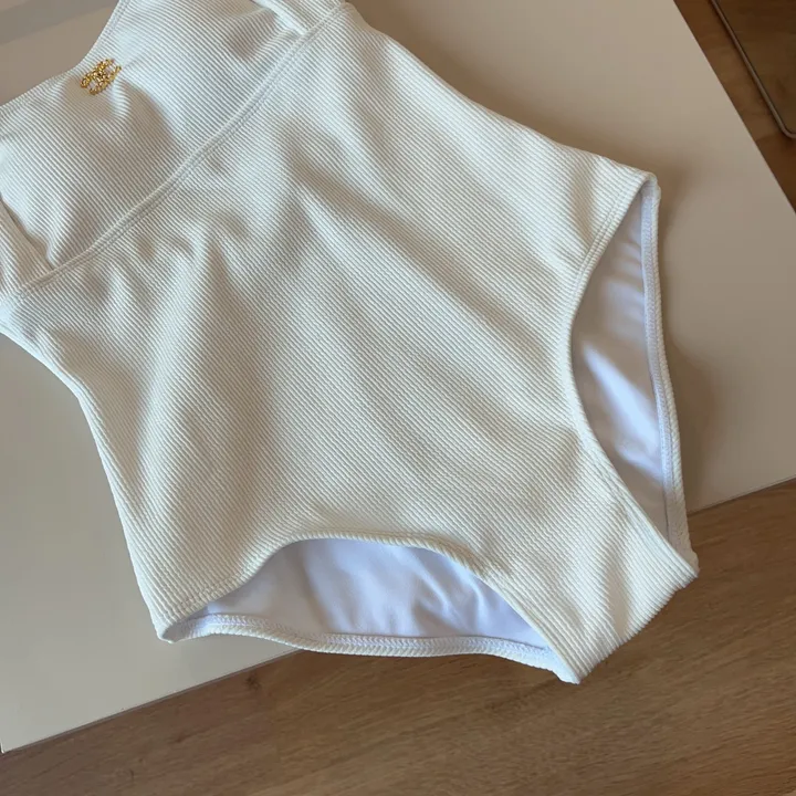 スーパーコピー シャネル 水着