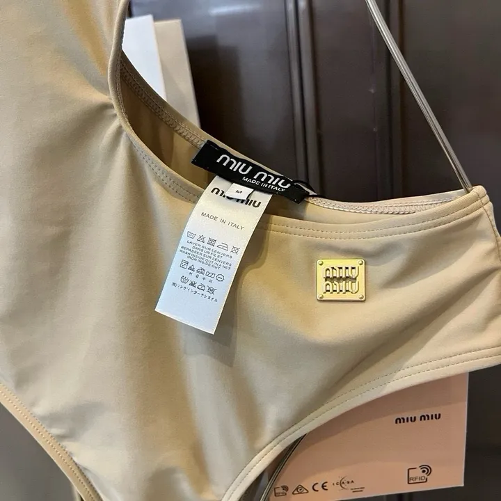 スーパーコピー ミュウミュウ 水着