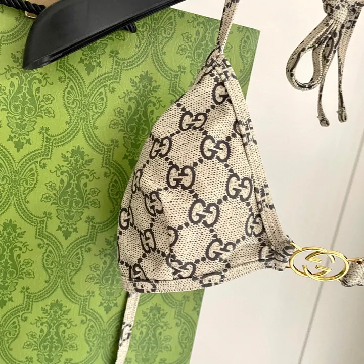 スーパーコピー グッチ 水着