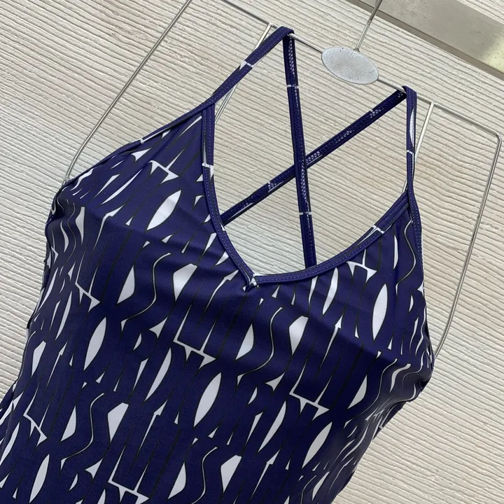 スーパーコピー グッチ 水着