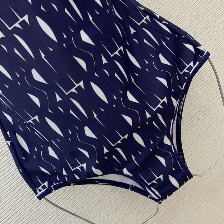 スーパーコピー グッチ 水着