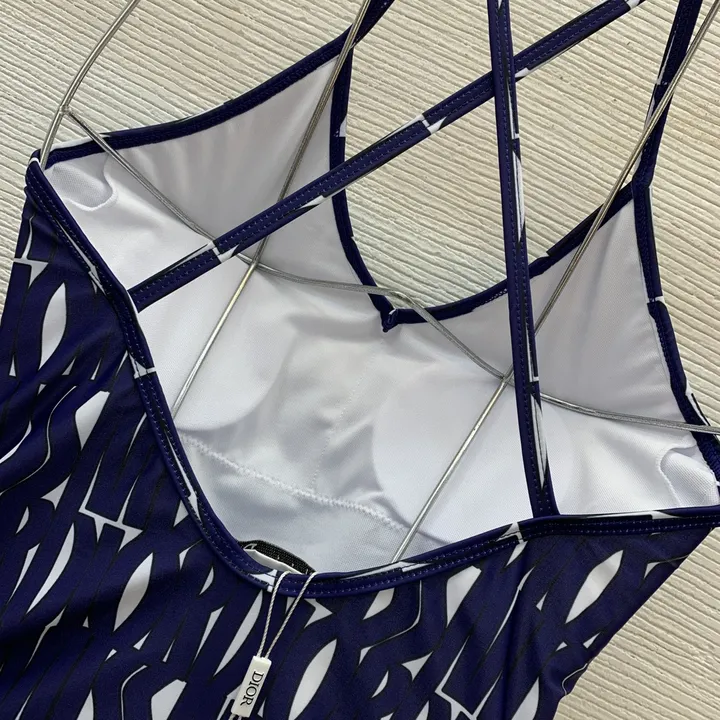 スーパーコピー グッチ 水着