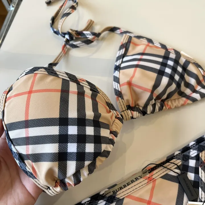 スーパーコピー バーバリー ス 水着