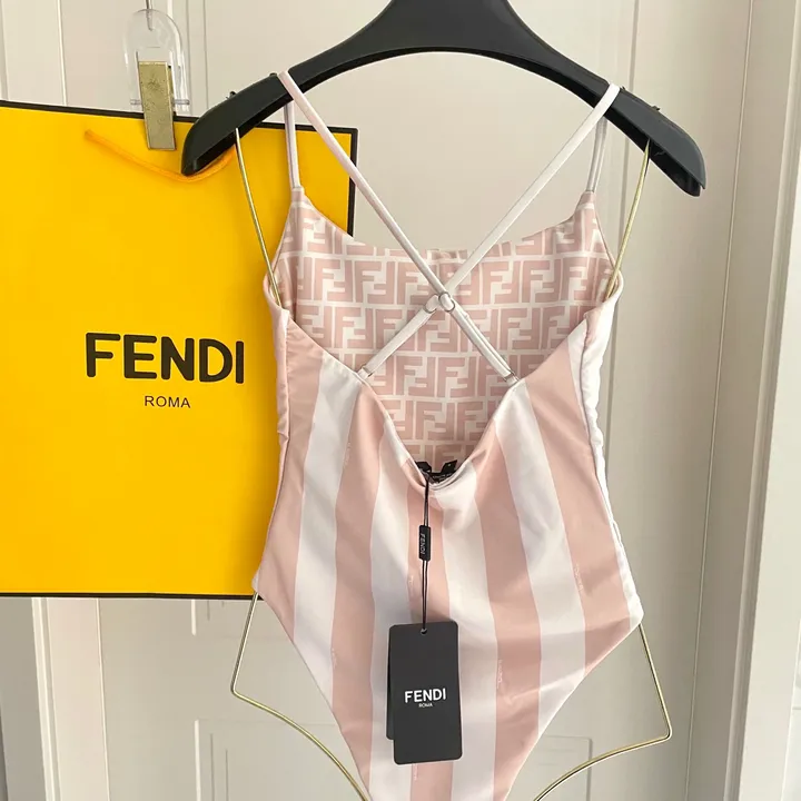 スーパーコピー フェンディ 水着