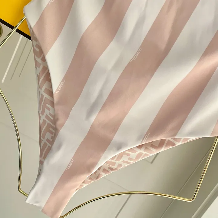 スーパーコピー フェンディ 水着