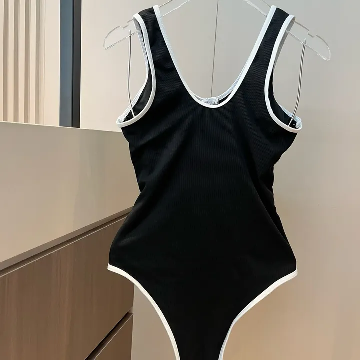 スーパーコピー シャネル 水着