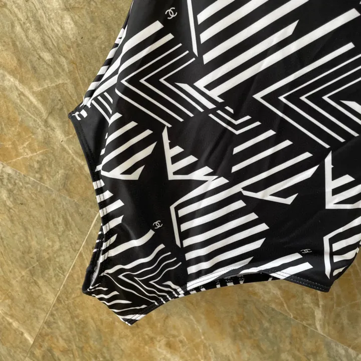 スーパーコピー シャネル 水着