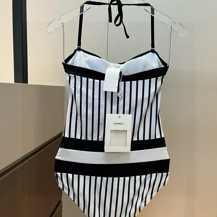 スーパーコピー シャネル 水着