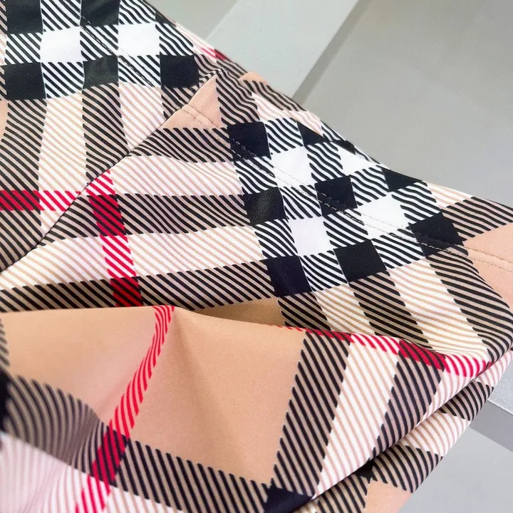 スーパーコピー バーバリー ス 水着