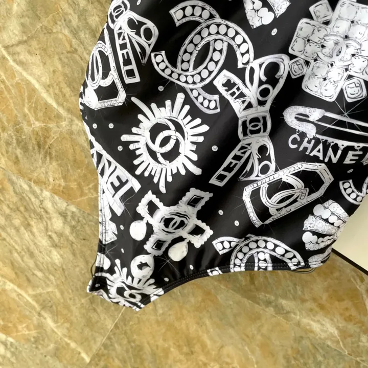 スーパーコピー シャネル 水着