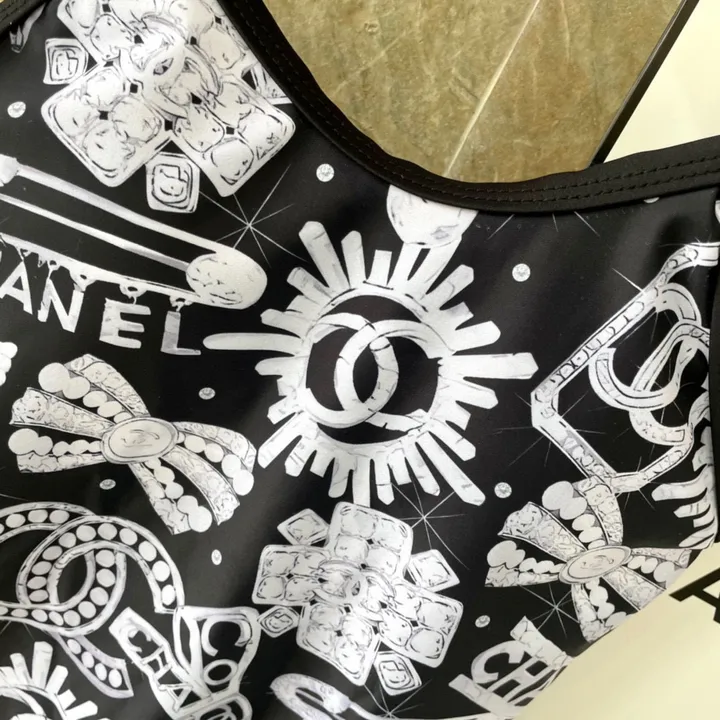 スーパーコピー シャネル 水着