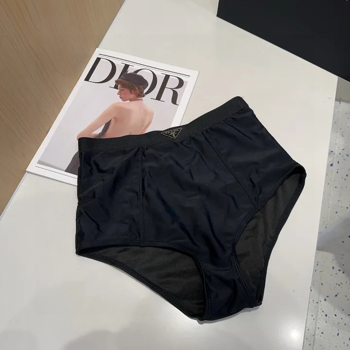 スーパーコピー プラダ 水着