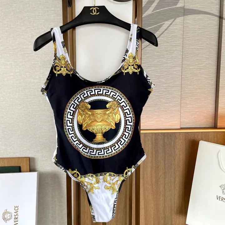 スーパーコピー ヴェルサーチ 水着