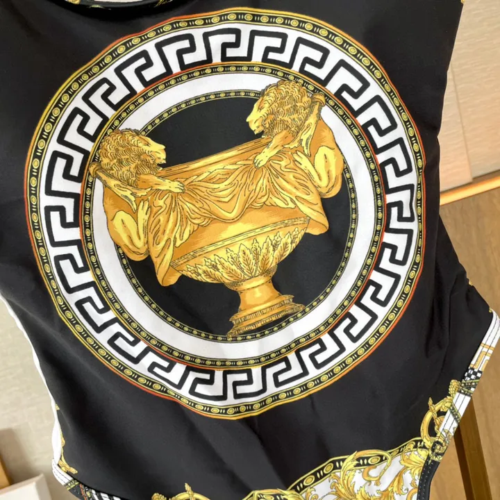 スーパーコピー ヴェルサーチ 水着