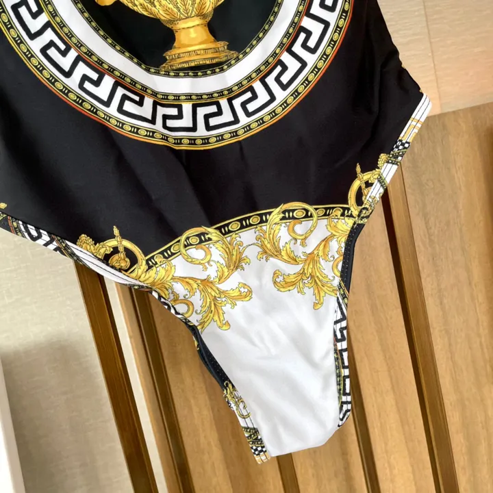 スーパーコピー ヴェルサーチ 水着