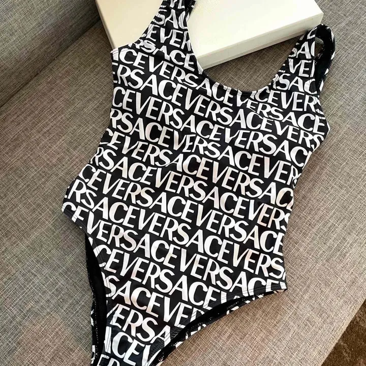 スーパーコピー ヴェルサーチ 水着