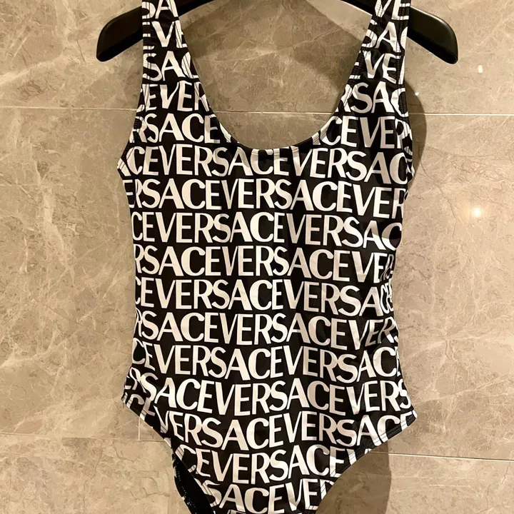 スーパーコピー ヴェルサーチ 水着