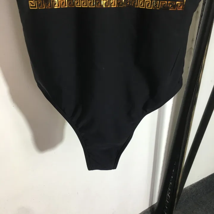 スーパーコピー フェンディ 水着