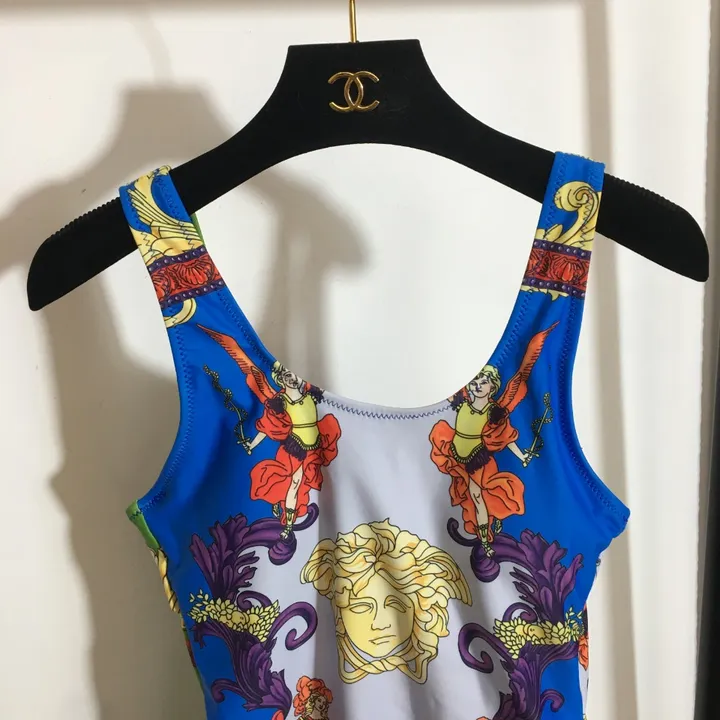 スーパーコピー シュプリーム 水着