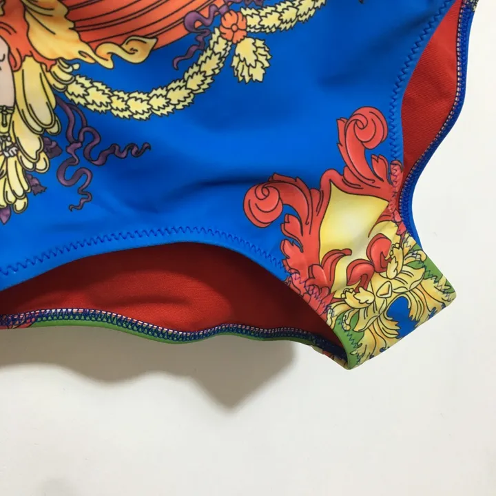 スーパーコピー シュプリーム 水着