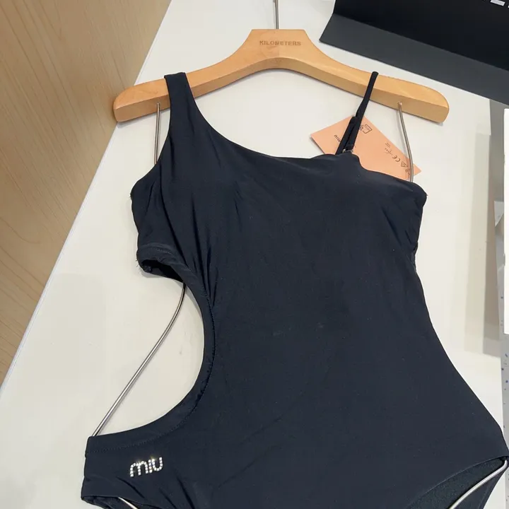 スーパーコピー ミュウミュウ 水着