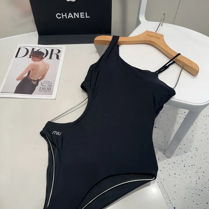 スーパーコピー ミュウミュウ 水着