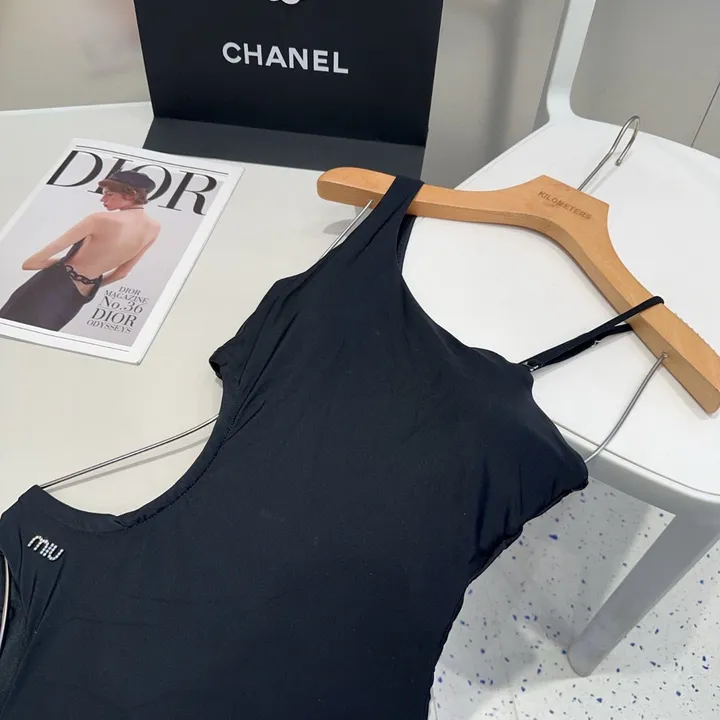 スーパーコピー ミュウミュウ 水着