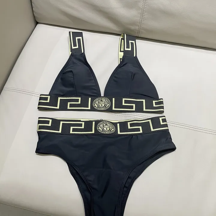 スーパーコピー ヴェルサーチ 水着