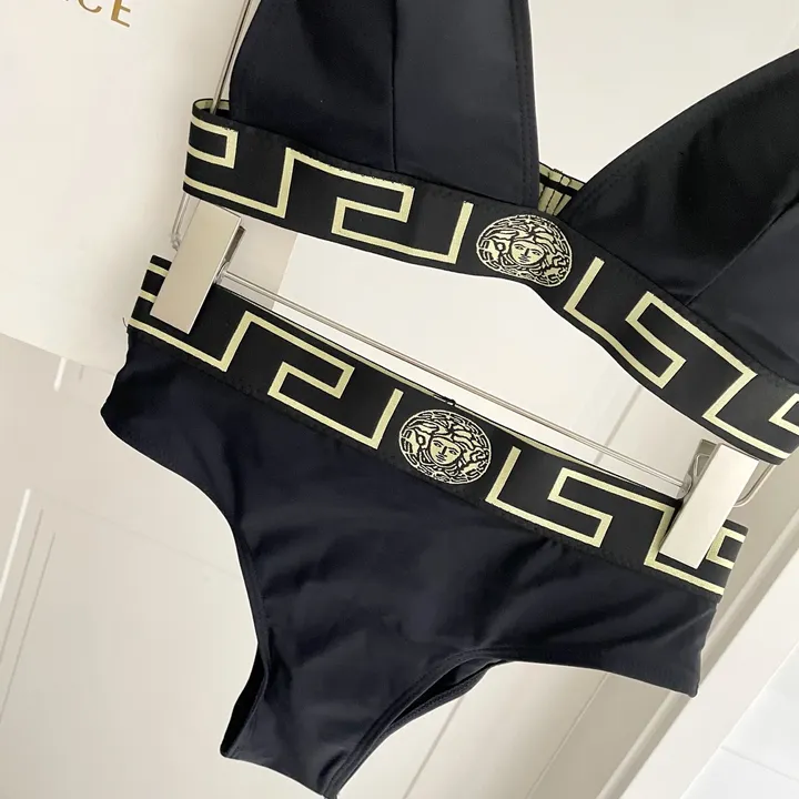 スーパーコピー ヴェルサーチ 水着