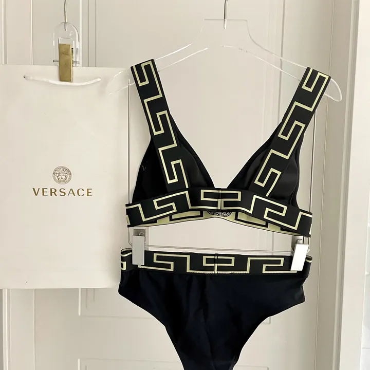 スーパーコピー ヴェルサーチ 水着