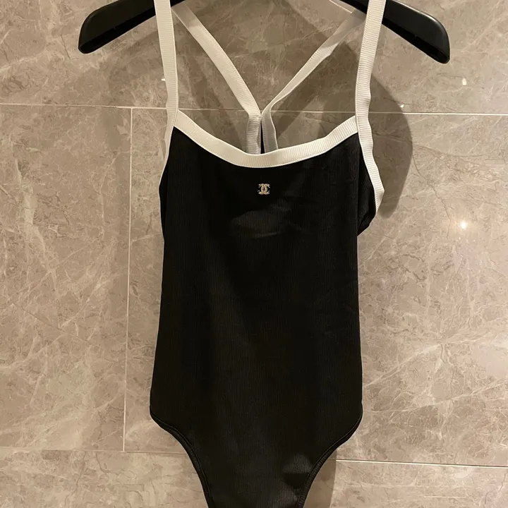 スーパーコピー シャネル 水着