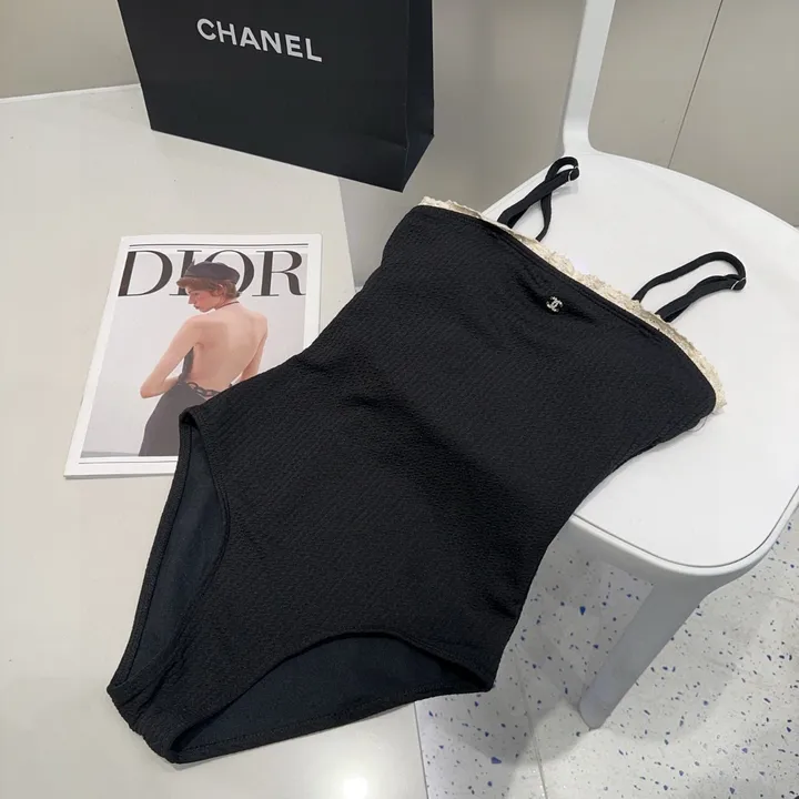 スーパーコピー シャネル 水着