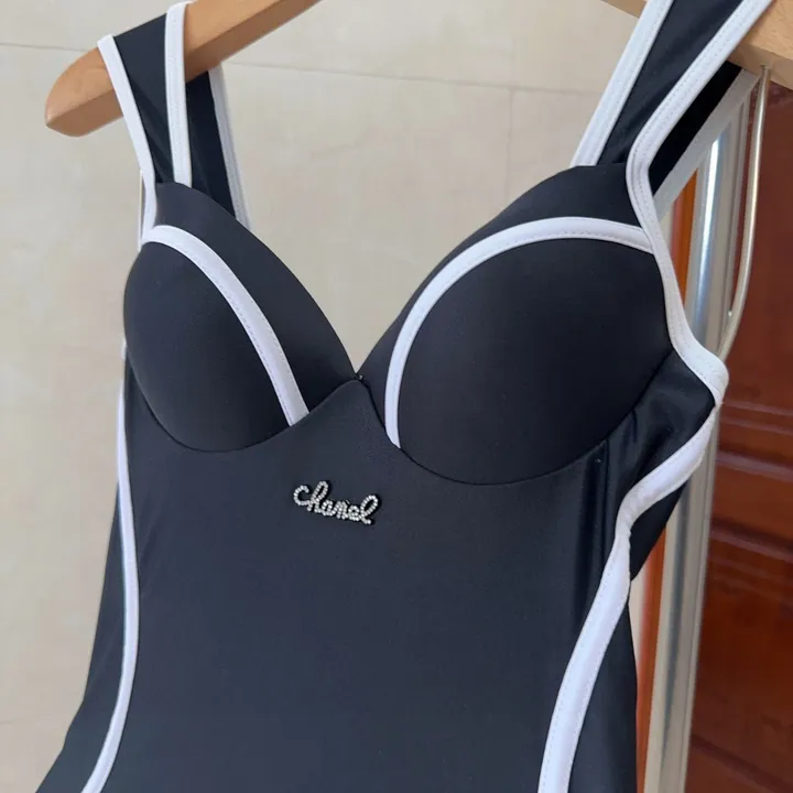 スーパーコピー シャネル 水着